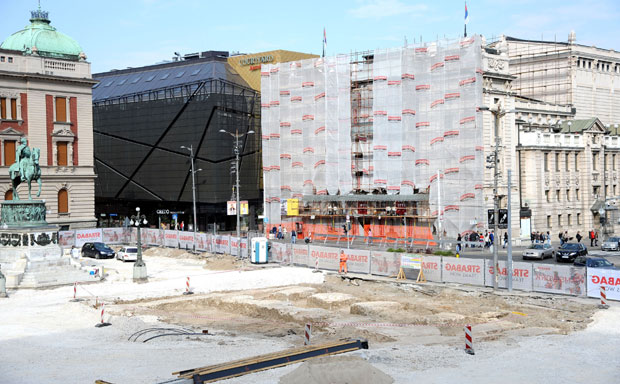 ОТКРИВЕНО АРХЕОЛОШКО БЛАГО: На Тргу републике откопани остаци Стамбол-капије